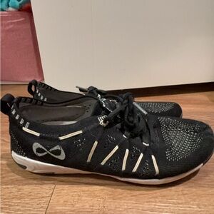 Women's Black Cheer Shoes